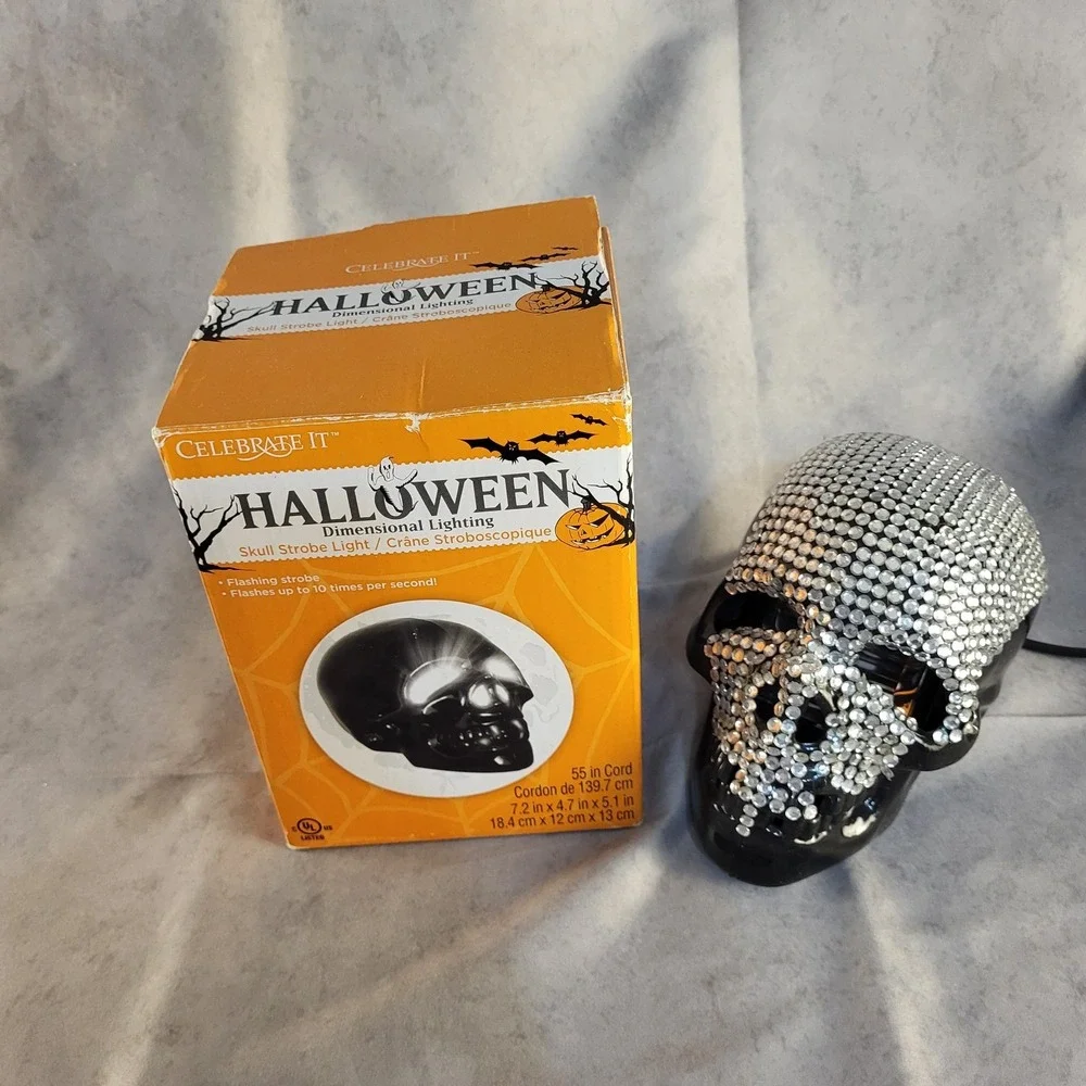 Black Bedazzled Skull Strobe Light Halloween Party Decoration Works Tested